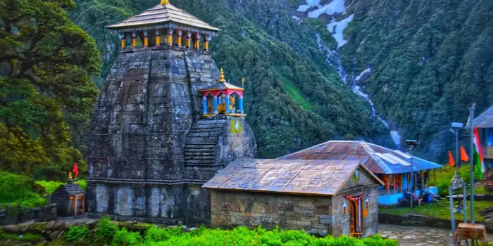 Madmaheshwar Temple guide covering history, architecture and legend